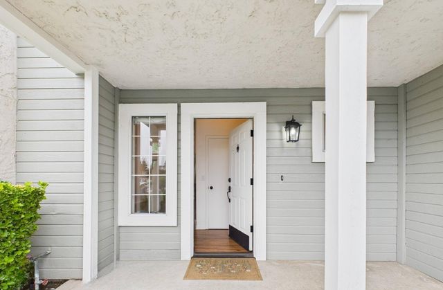 10781 N Windham Bay Circle, Fresno, CA 93730