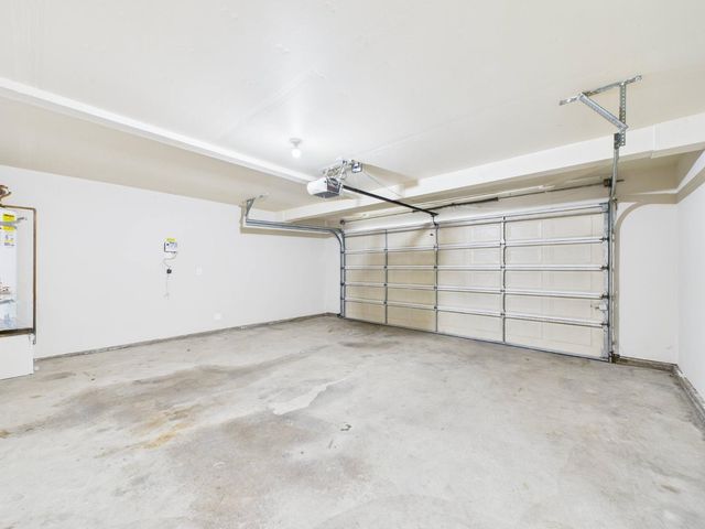10781 N Windham Bay Circle, Fresno, CA 93730