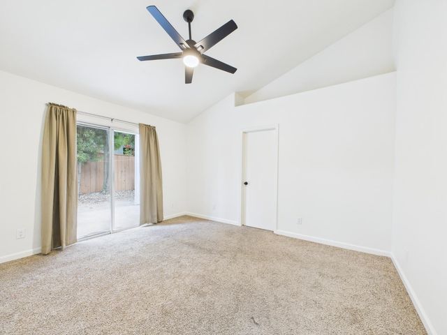 10781 N Windham Bay Circle, Fresno, CA 93730
