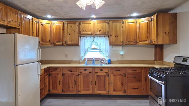 13 Sheldon Avenue, South River, NJ 08882