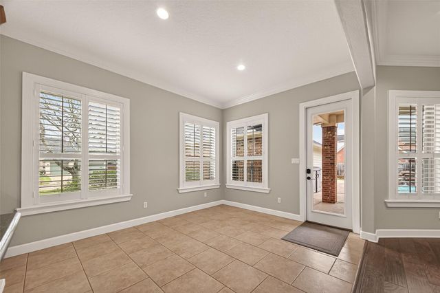 51 English Oak Court, Lake Jackson, TX 77566