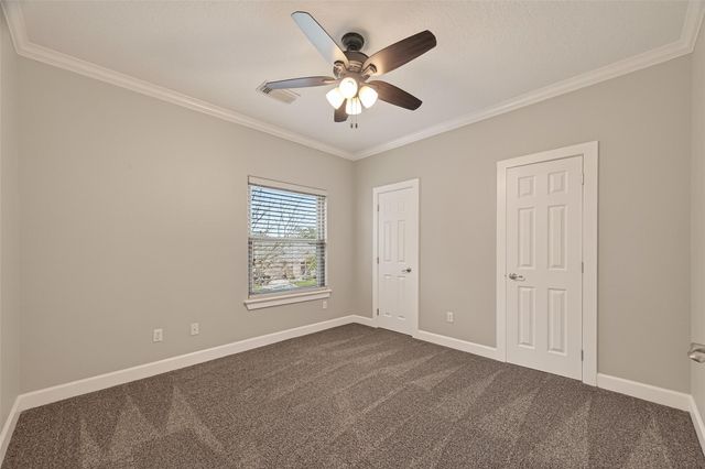 51 English Oak Court, Lake Jackson, TX 77566