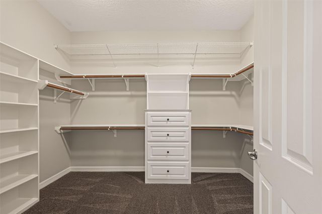 51 English Oak Court, Lake Jackson, TX 77566