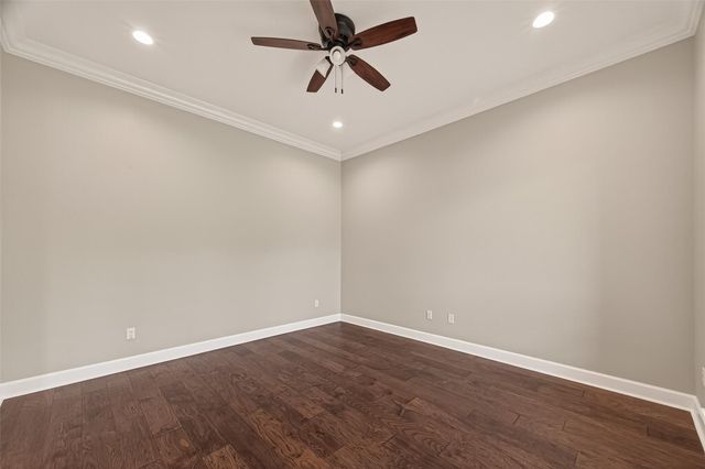 51 English Oak Court, Lake Jackson, TX 77566