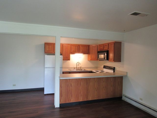 13 Saint Thomas Colony 2, Fox Lake, IL 60020