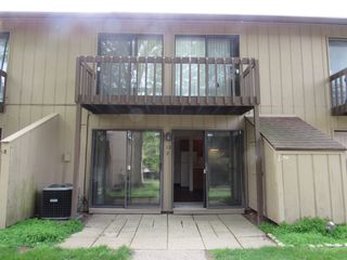 13 Saint Thomas Colony 2, Fox Lake, IL 60020