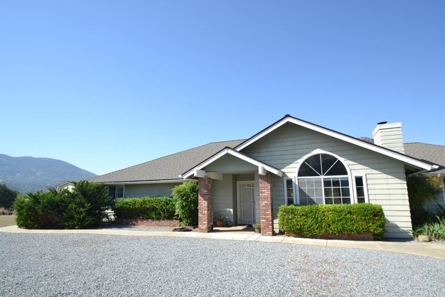 7221 Lupine Drive, Sanger, CA 93657