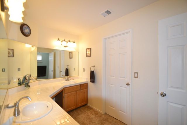 7221 Lupine Drive, Sanger, CA 93657