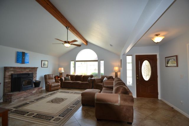7221 Lupine Drive, Sanger, CA 93657