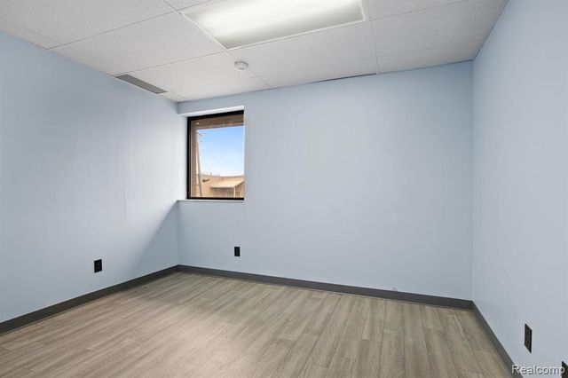 30120 Ford Road, Garden City, MI 48135