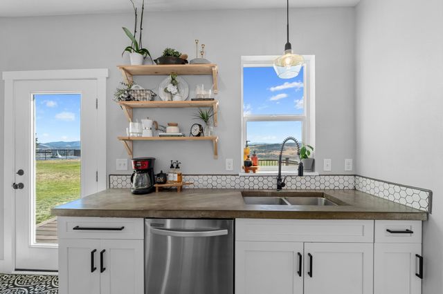 842 U Valley Westside Rd, Colville, WA 99114