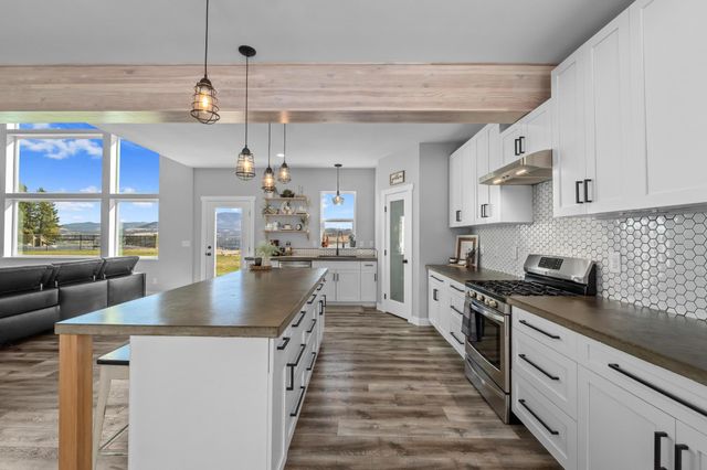 842 U Valley Westside Rd, Colville, WA 99114