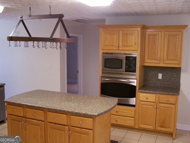1844 PEEKSVILLE Road, Locust Grove, GA 30248