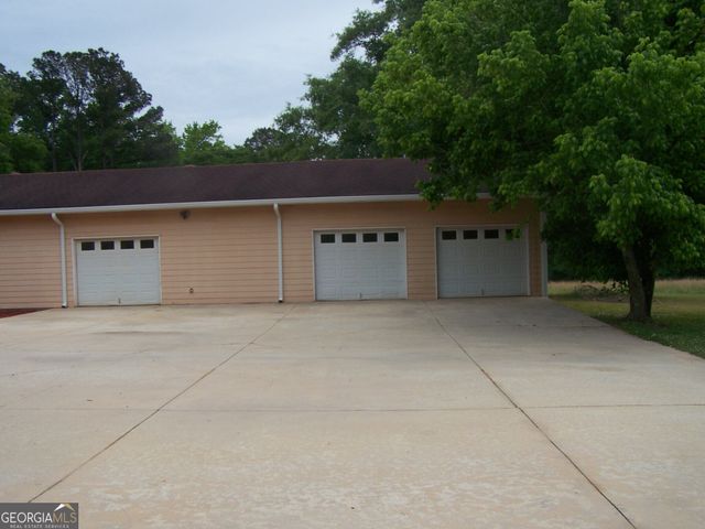 1844 PEEKSVILLE Road, Locust Grove, GA 30248