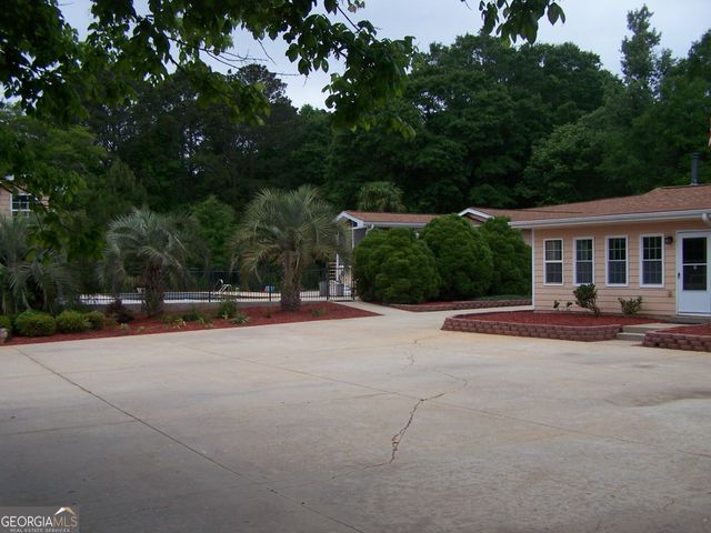 1844 PEEKSVILLE Road, Locust Grove, GA 30248