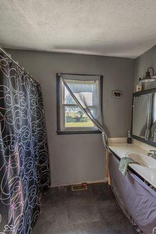 863 S 450 E, Franklin, IN 46131