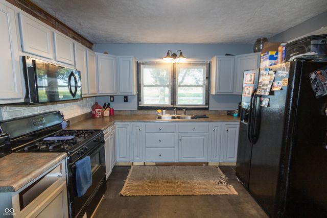 863 S 450 E, Franklin, IN 46131