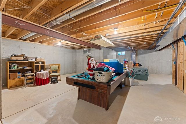 2942 Whispering, Beavercreek, OH 45431