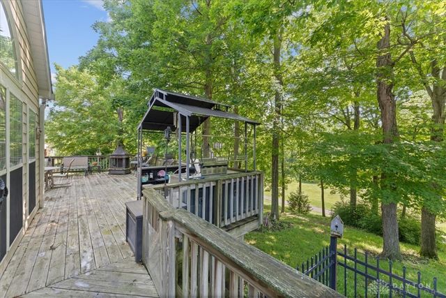 2942 Whispering, Beavercreek, OH 45431