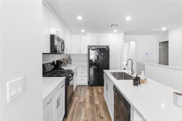 466 N Glenwood, Rialto, CA 92376