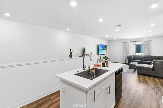 466 N Glenwood, Rialto, CA 92376