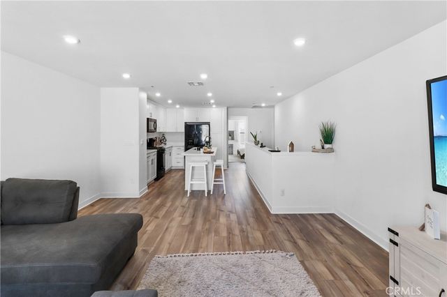 466 N Glenwood, Rialto, CA 92376