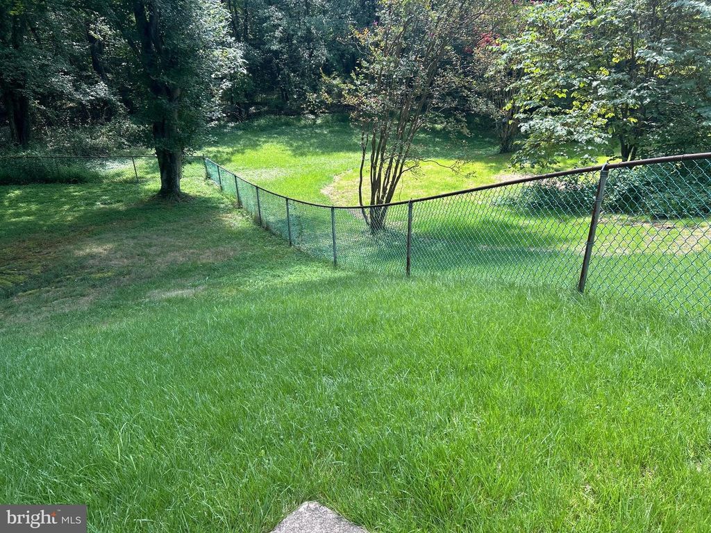 372 CENTERHILL AVE, Linthicum Heights, MD 21090
