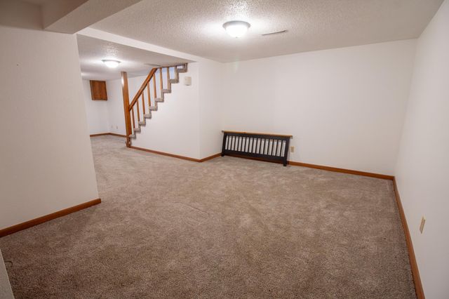 200 Center Avenue W, Deer Creek, MN 56527