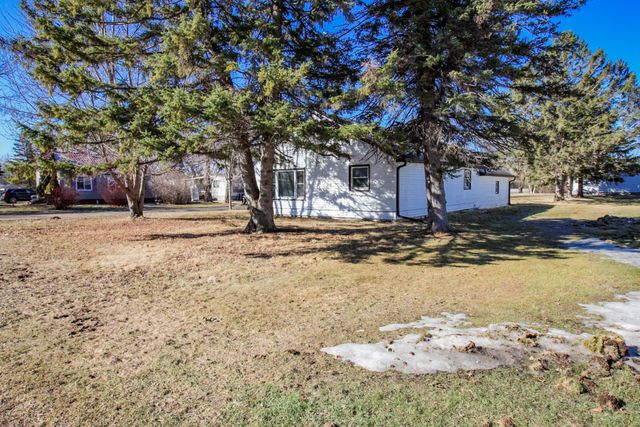 200 Center Avenue W, Deer Creek, MN 56527