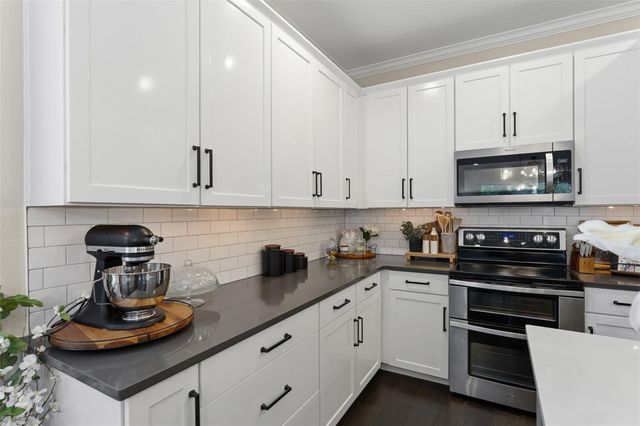 8189 LAUREATE BOULEVARD, Orlando, FL 32827