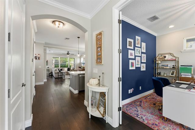 8189 LAUREATE BOULEVARD, Orlando, FL 32827