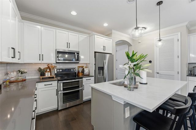 8189 LAUREATE BOULEVARD, Orlando, FL 32827