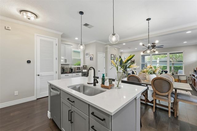 8189 LAUREATE BOULEVARD, Orlando, FL 32827