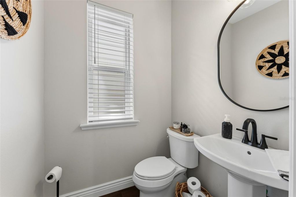 Image 37 of property listing at 8189 LAUREATE BOULEVARD, Orlando, FL 32827