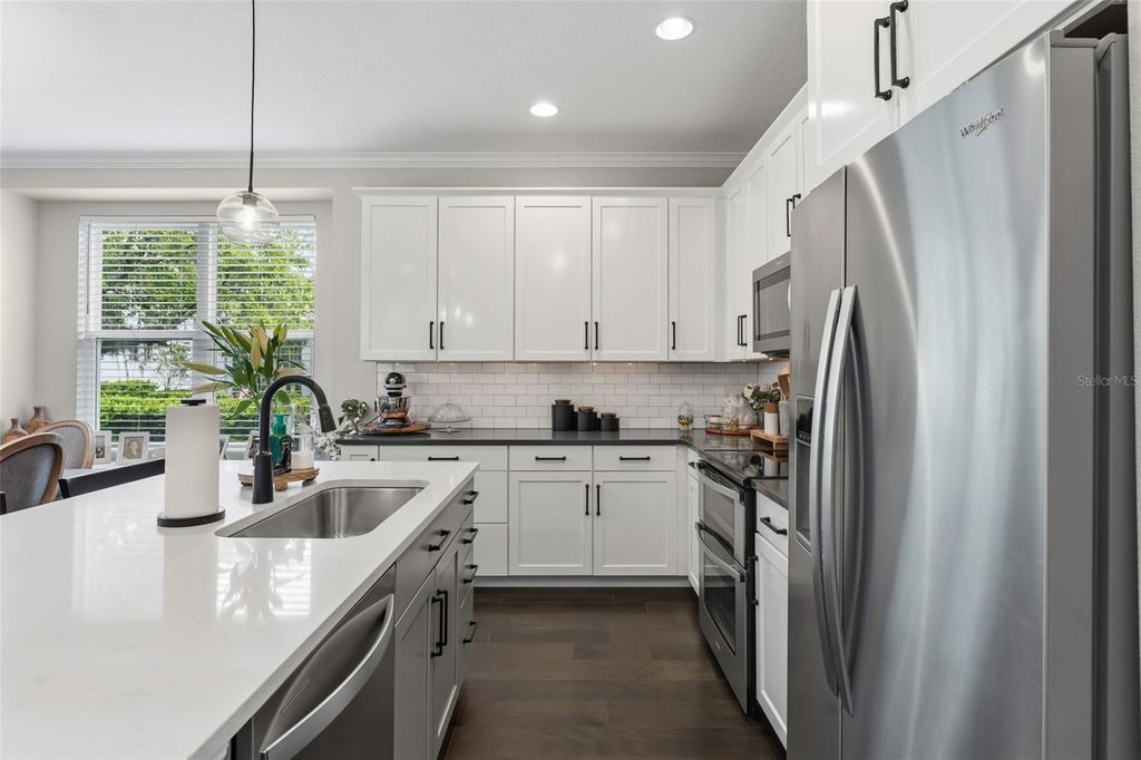 Image 8 of property listing at 8189 LAUREATE BOULEVARD, Orlando, FL 32827