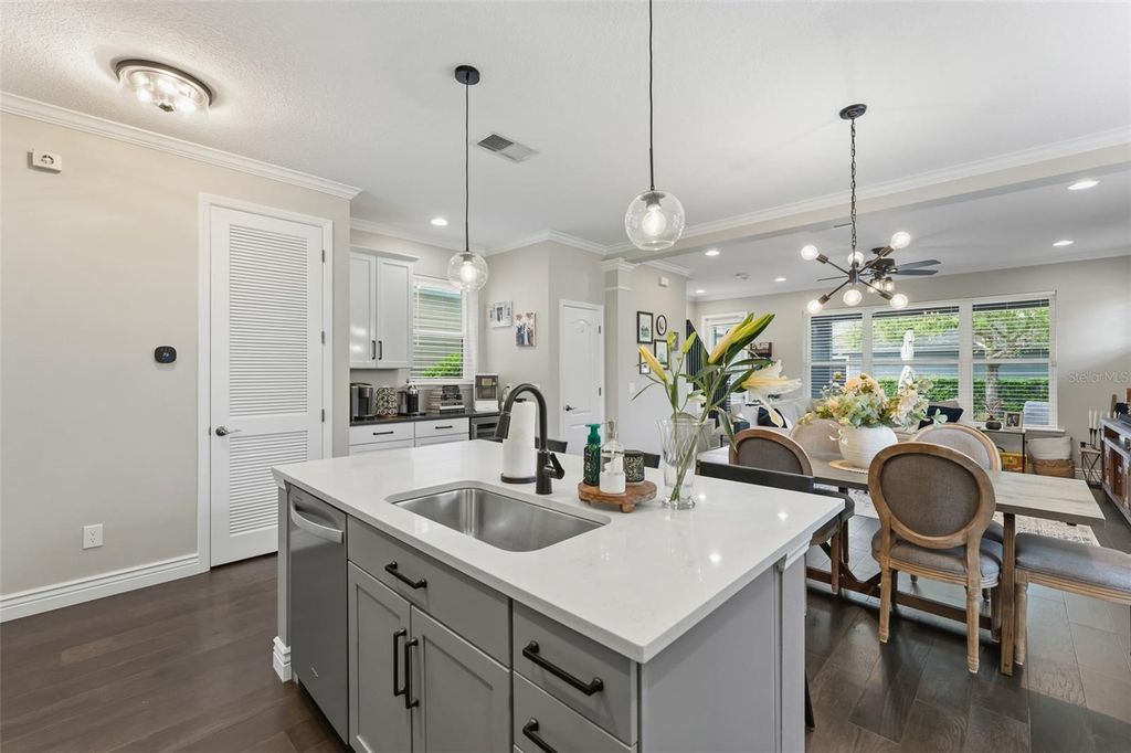 Image 10 of property listing at 8189 LAUREATE BOULEVARD, Orlando, FL 32827