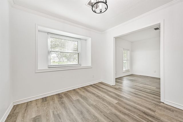 212 E Castle Harbour, Friendswood, TX 77546