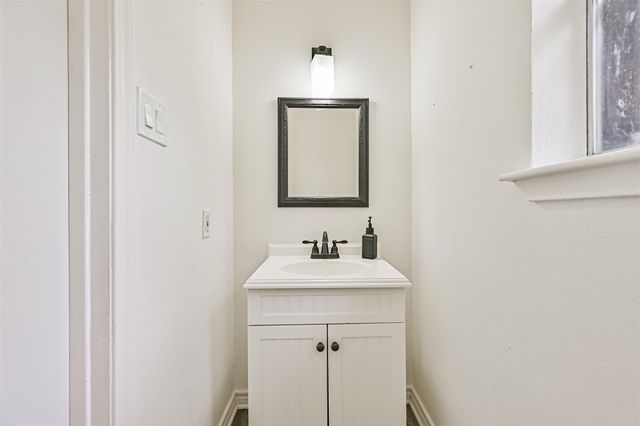 212 E Castle Harbour, Friendswood, TX 77546