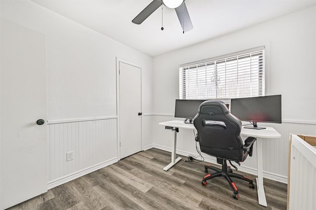 212 E Castle Harbour, Friendswood, TX 77546