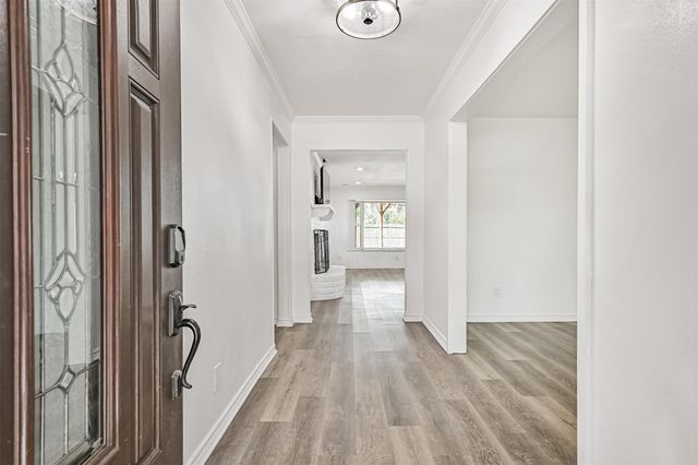 212 E Castle Harbour, Friendswood, TX 77546