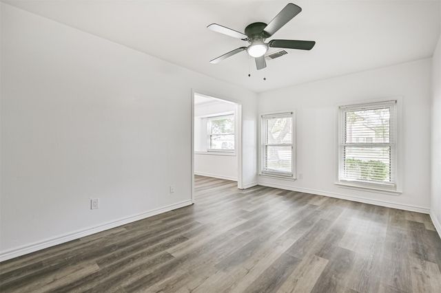 212 E Castle Harbour, Friendswood, TX 77546