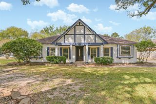 212 E Castle Harbour, Friendswood, TX 77546