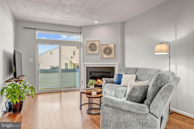 44136 SHADY GLEN TER, Ashburn, VA 20147