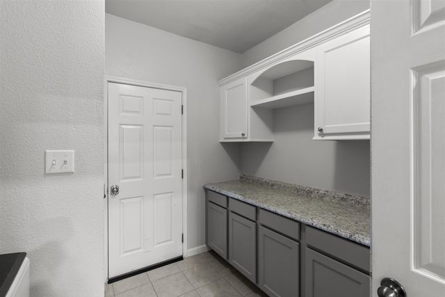 203 Hanstrom DR, Hutto, TX 78634