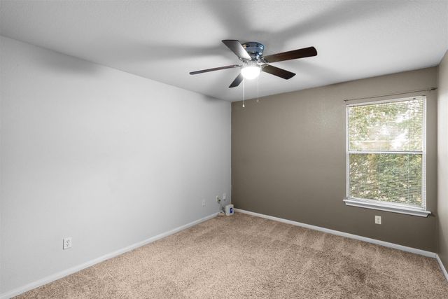 203 Hanstrom DR, Hutto, TX 78634