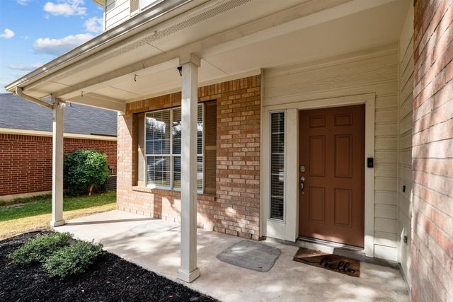 203 Hanstrom DR, Hutto, TX 78634