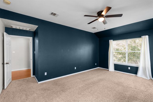 203 Hanstrom DR, Hutto, TX 78634