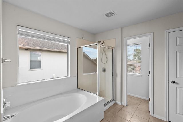 203 Hanstrom DR, Hutto, TX 78634