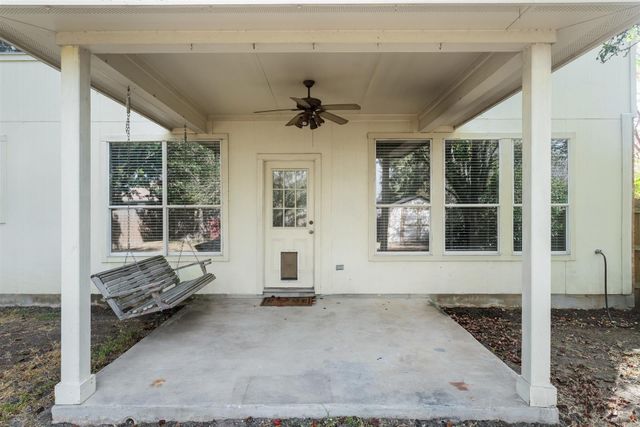 203 Hanstrom DR, Hutto, TX 78634