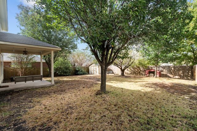 203 Hanstrom DR, Hutto, TX 78634